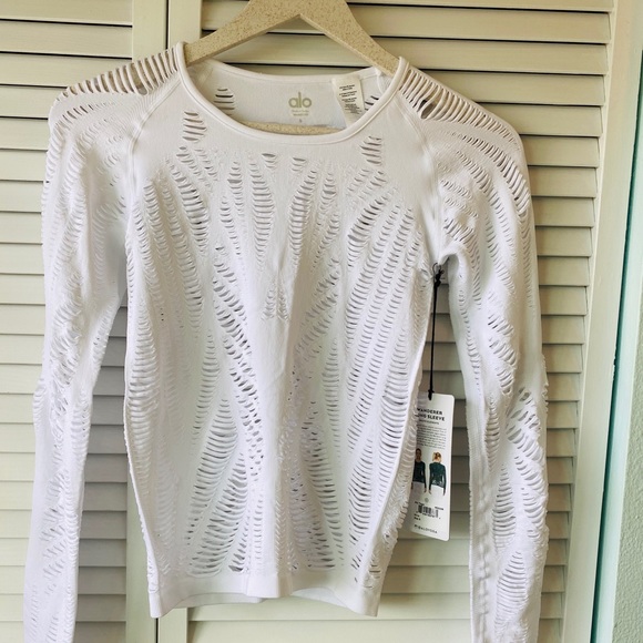 ALO Yoga Tops - ALO Yoga Long-Sleeved Fitted Tee